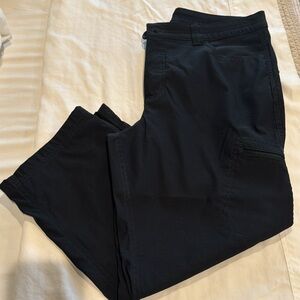 Black Eddie Bauer capri pants.  Never worn.  Size 6.